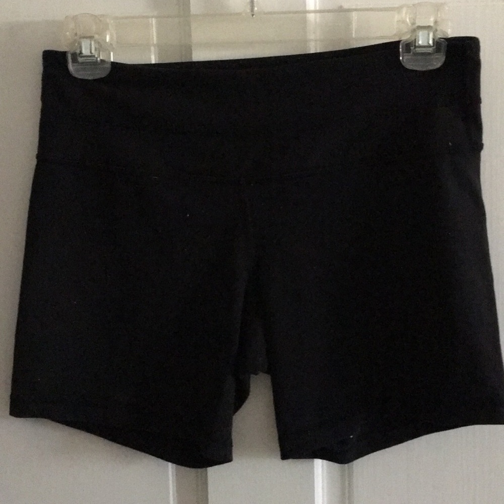 Lululemon hot yoga shorts sz 6